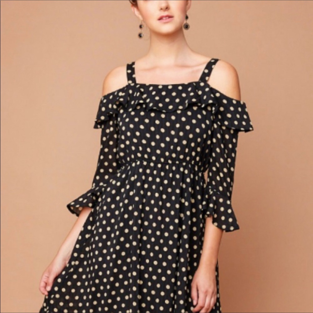 Beautiful Classic Design Cold Shoulder Midi Dress - Picture 3 of 5